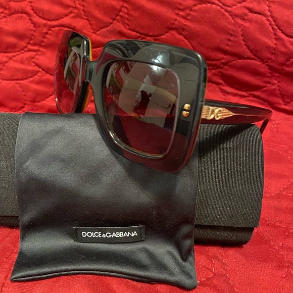 Sunglasses - Picture 1 of 8